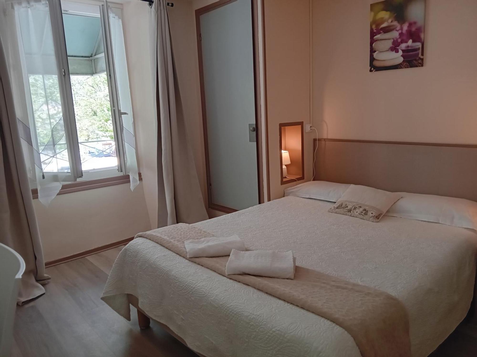 Hotel La Gravenne Thueyts Экстерьер фото